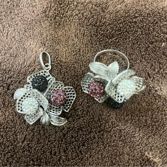 Elegant Vintage Sterling Silver Floral Pendant and Ring Crystal Jewelry Set